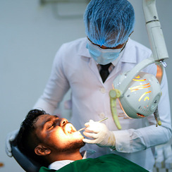 What advanced technology is used by the Best Dental Doctor in Siliguri at Dental Retreat?